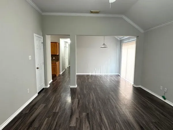 $1,550 | 507 Maple Street, Unit B, Aubrey, TX 76227