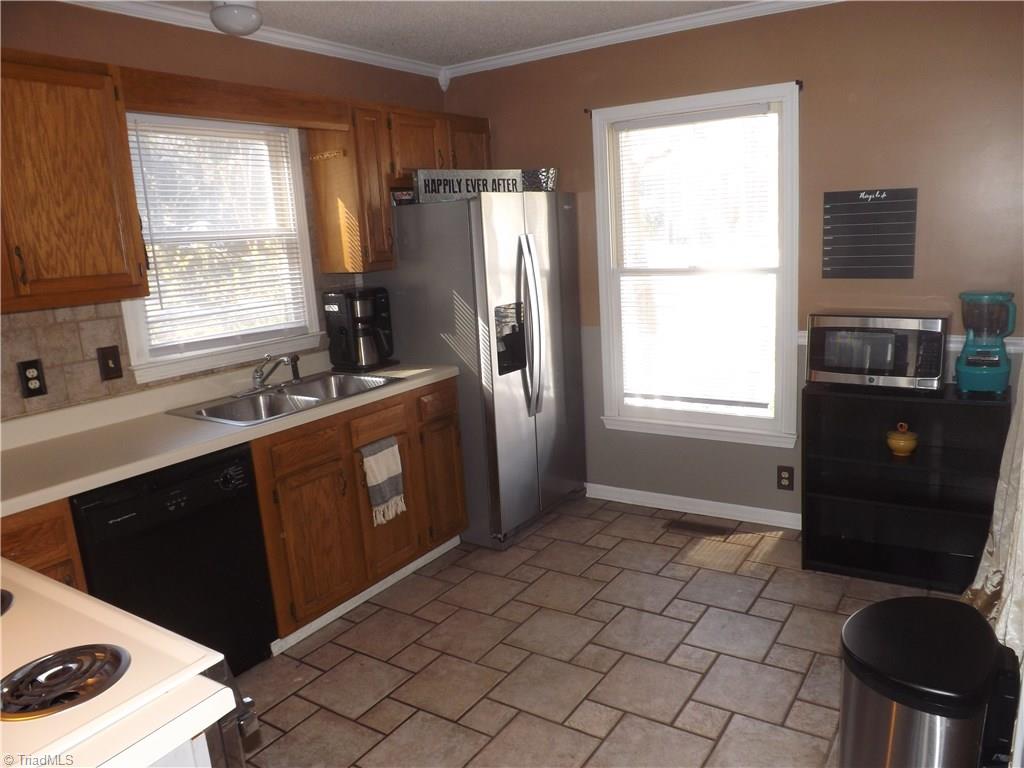 3945 Laurel Grove Road Winston-Salem, NC 27127 - Photo 7 of 26 Gallery Image 7