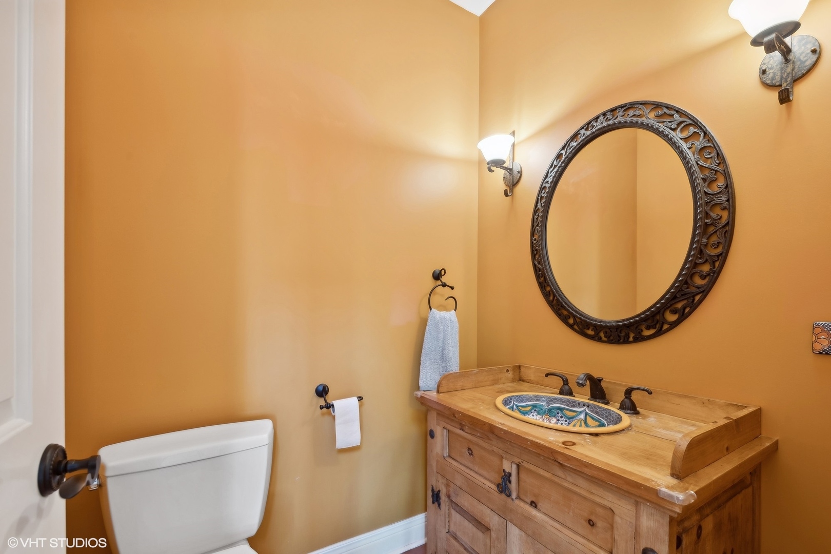 617 Hillside Road Glenview, IL 60025 - Photo 18 of 40 a bathroom with a sink mirror and toilet