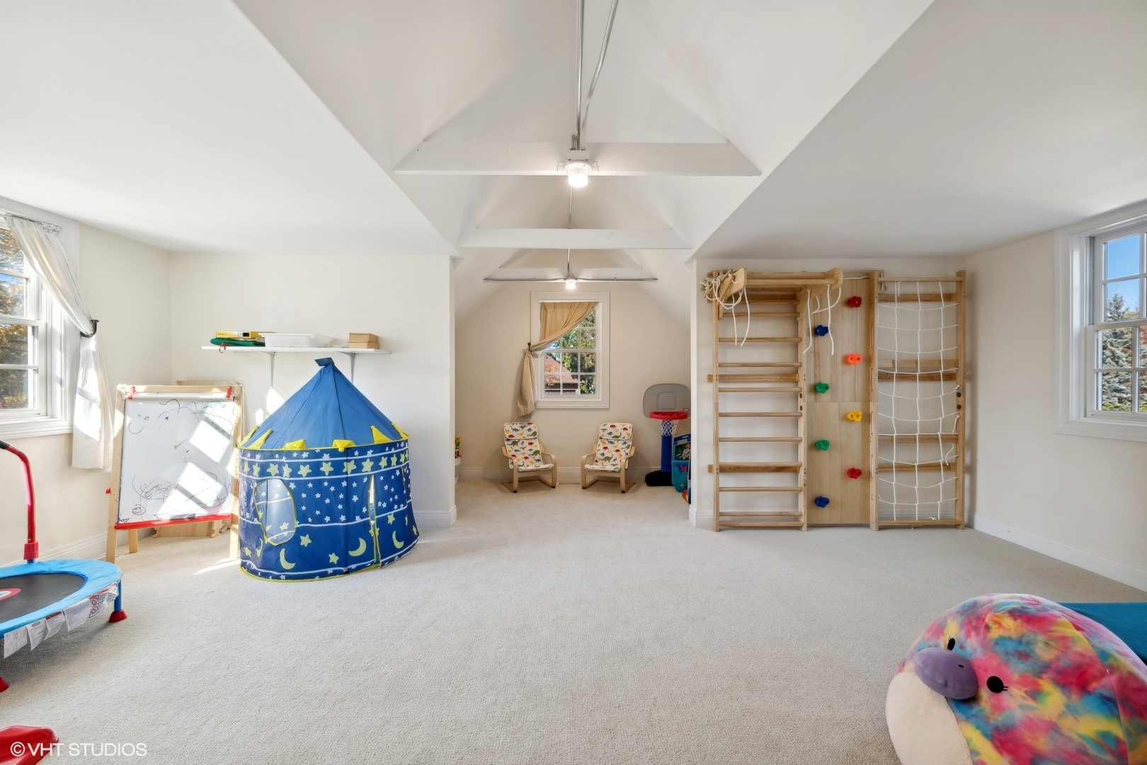 617 Hillside Road Glenview, IL 60025 - Photo 24 of 40 a view of livingroom with furniture