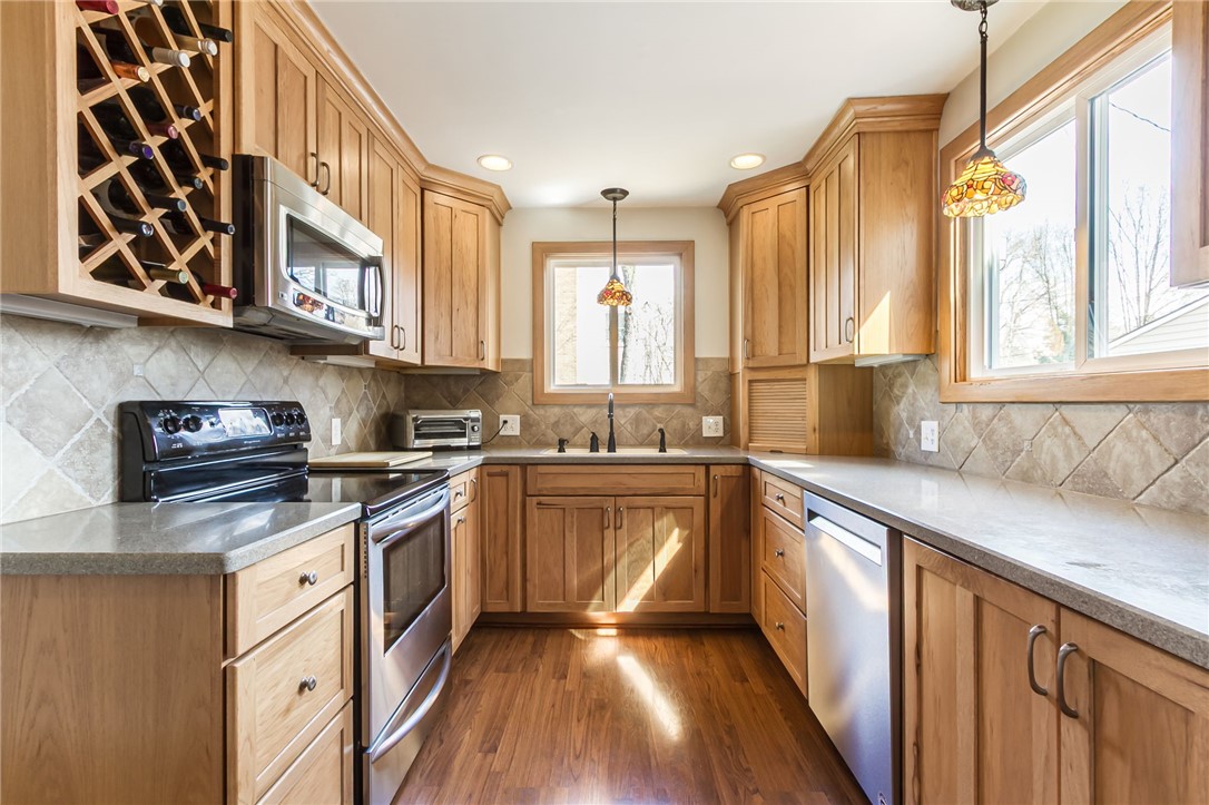 157 Daley Boulevard Irondequoit, NY 14617 - Photo 8 of 41