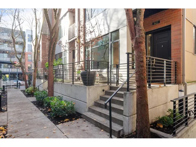 a view of outdoor space yard and patio