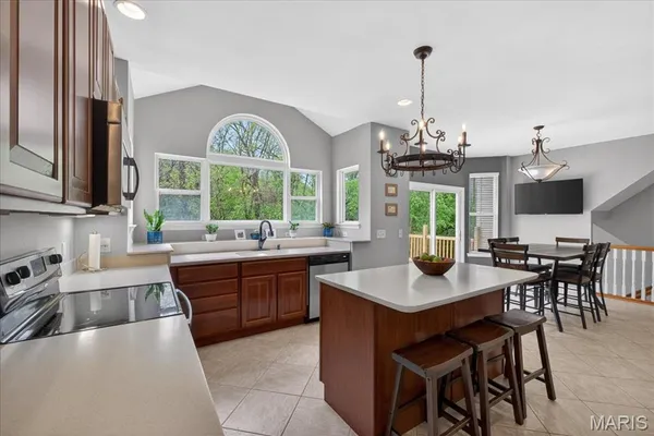 $495,000 | 150 Silverstone Circle, Byrnes Mill, MO 63051