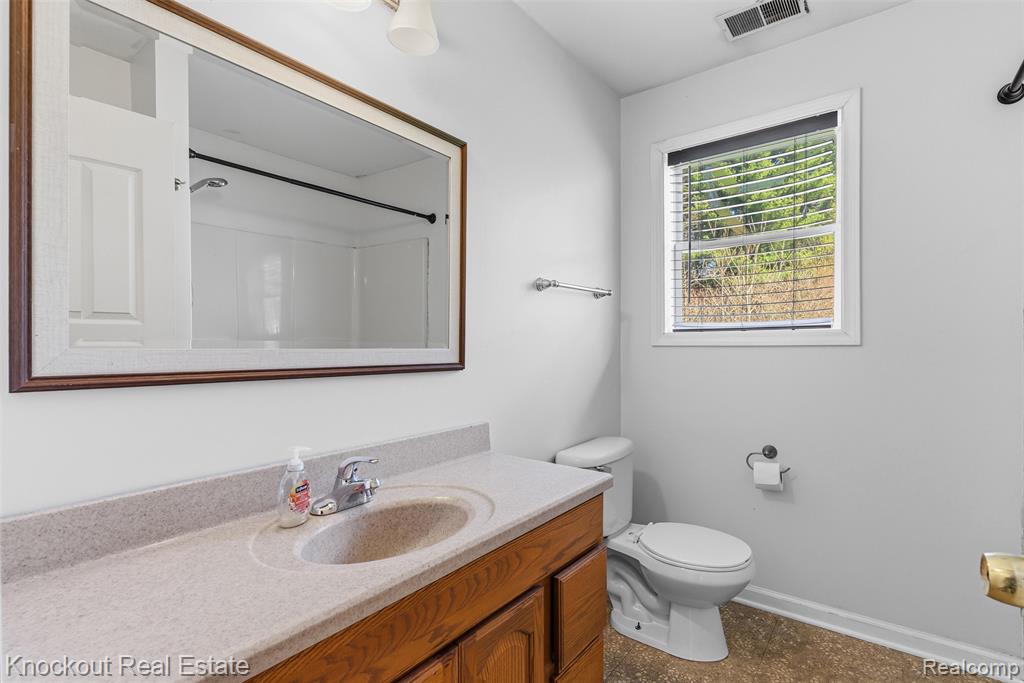 9060 North McKinley Road Flushing, MI 48433 - Photo 17 of 28