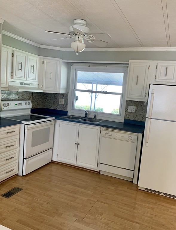 8 Castle Road Attleboro, MA 02703 - Photo 2 of 14 Gallery Image 2