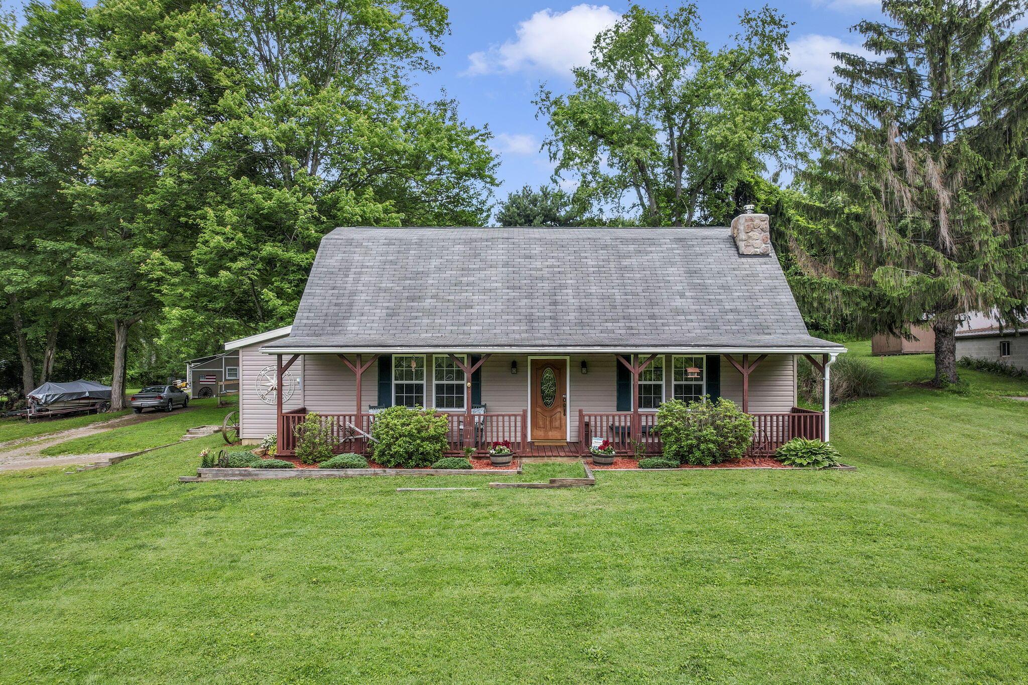 2530 Hamburg Road Southwest Lancaster, OH 43130 - Photo 1 of 51 front view of home