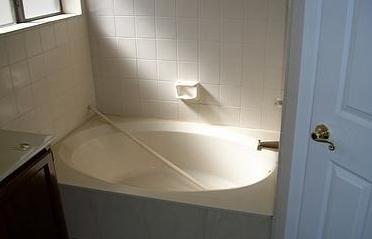 3626 East Long Lake Road Phoenix, AZ 85048 - Photo 5 of 10 Master tub