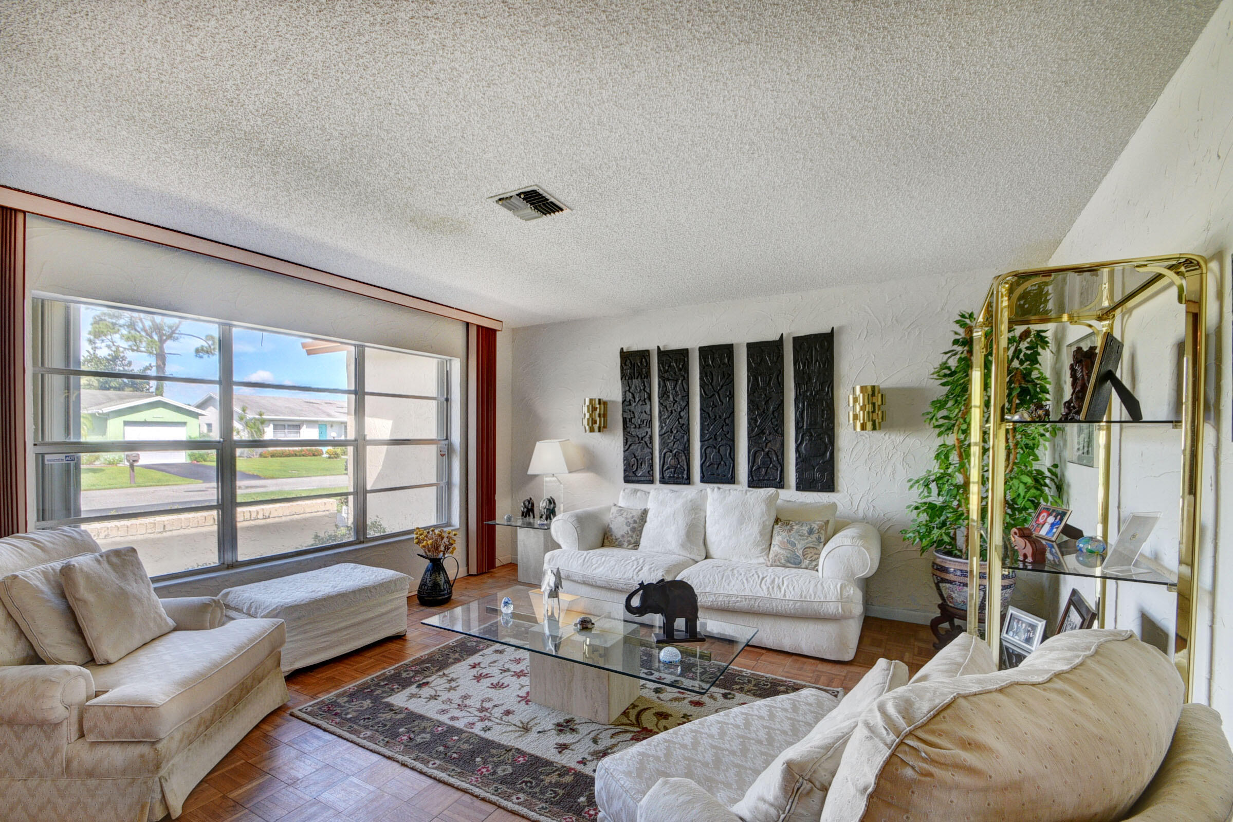 7244 Pine Forest Circle Lake Worth, FL 33467 - Photo 6 of 33 07_house (7)