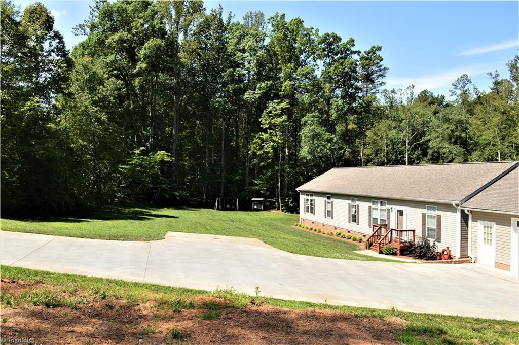 1387 Stewart Road Walnut Cove, NC 27052 - Photo 22 of 30 Another view front yard