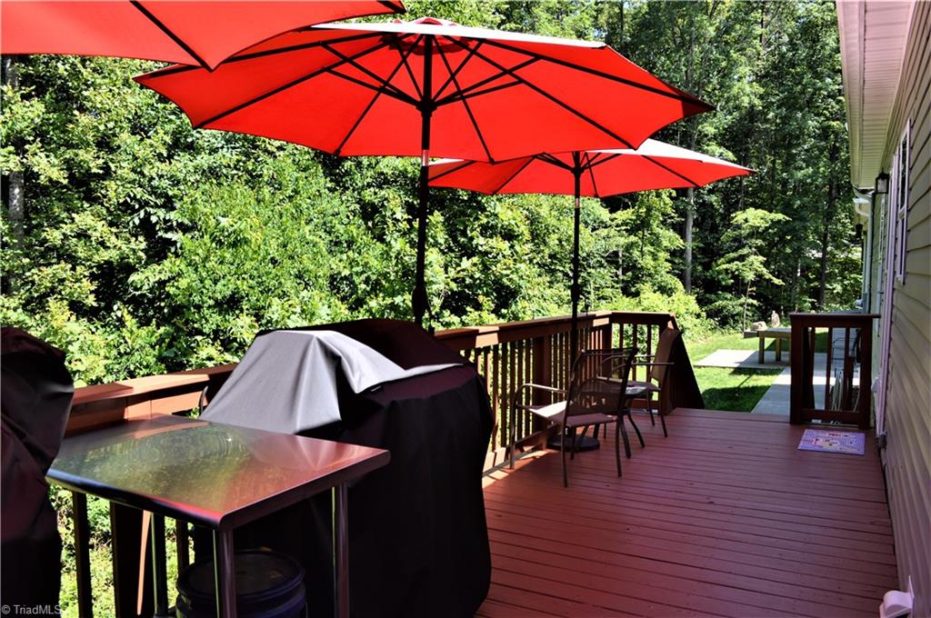 1387 Stewart Road Walnut Cove, NC 27052 - Photo 24 of 30 Back deck