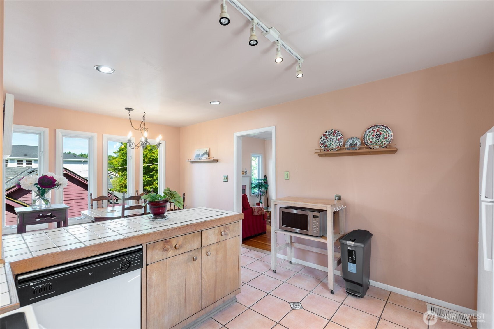 1631 North 54th Street Seattle, WA 98103 - Photo 11 of 40