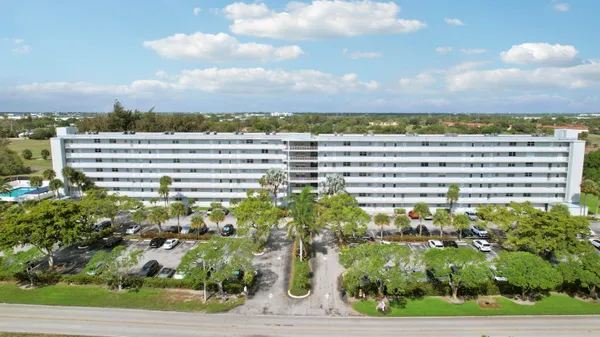 $1,895 | 6161 Northwest 2nd Avenue, Unit 520, Boca Raton, FL 33487