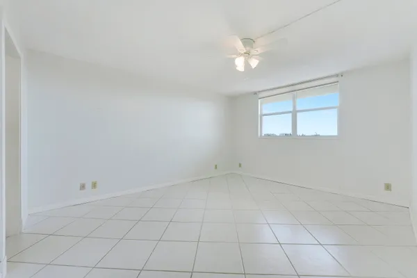 $1,895 | 6161 Northwest 2nd Avenue, Unit 520, Boca Raton, FL 33487