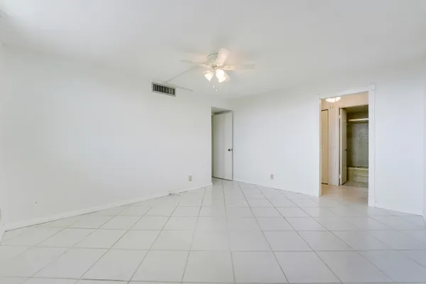 $1,895 | 6161 Northwest 2nd Avenue, Unit 520, Boca Raton, FL 33487
