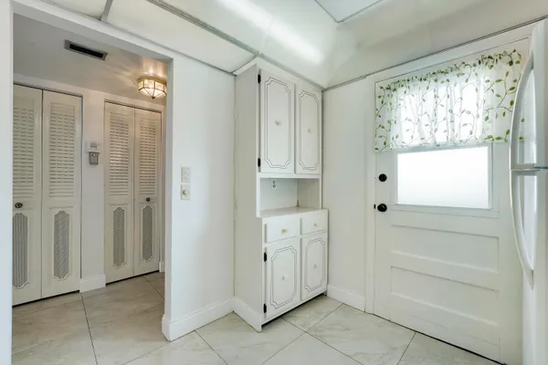 $1,895 | 6161 Northwest 2nd Avenue, Unit 520, Boca Raton, FL 33487