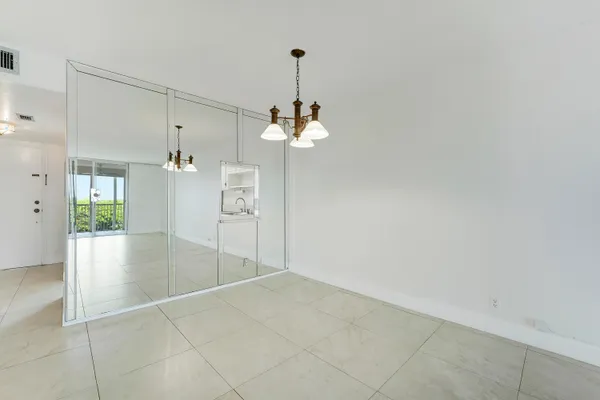 $1,895 | 6161 Northwest 2nd Avenue, Unit 520, Boca Raton, FL 33487
