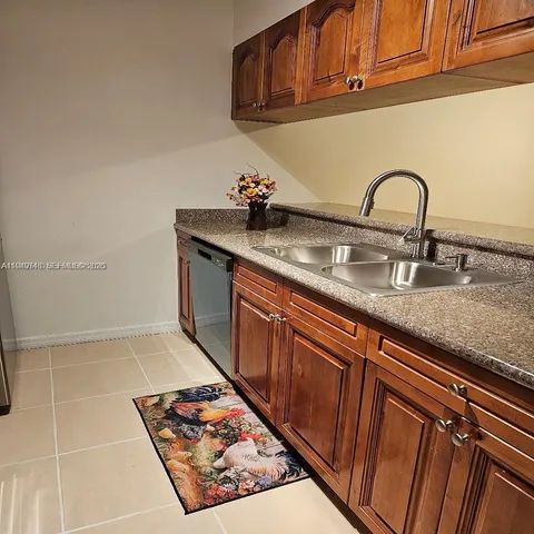 $2,000 | 8180 Geneva Court, Unit 521, Doral, FL 33166