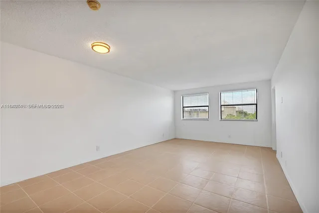 $2,000 | 8180 Geneva Court, Unit 521, Doral, FL 33166