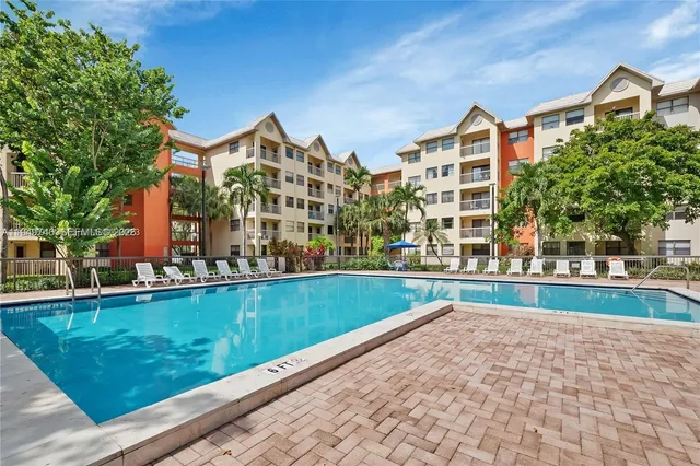 $2,000 | 8180 Geneva Court, Unit 521, Doral, FL 33166