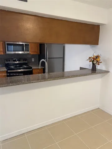 $2,000 | 8180 Geneva Court, Unit 521, Doral, FL 33166