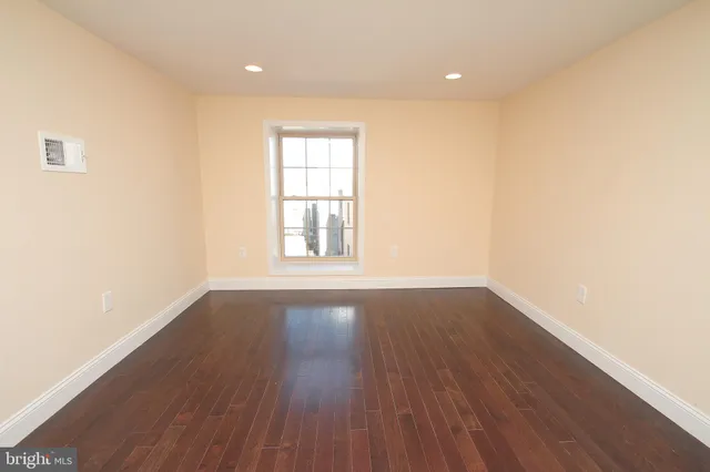 $1,850 | 1218-20 South 8th Street, Unit 6, Philadelphia, PA 19147