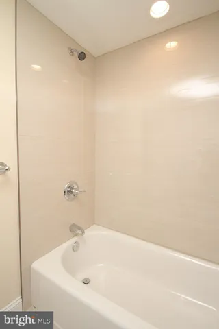 $1,850 | 1218-20 South 8th Street, Unit 6, Philadelphia, PA 19147