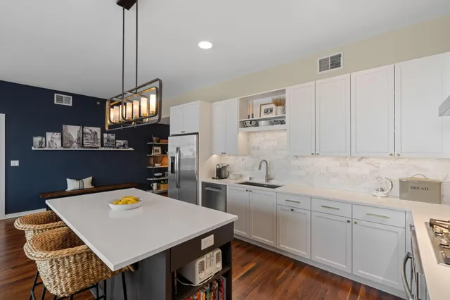 $4,295 | 1240 South 2nd Street, Unit 924, Minneapolis, MN 55415