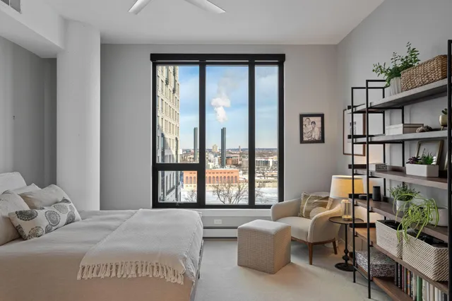 $4,295 | 1240 South 2nd Street, Unit 924, Minneapolis, MN 55415