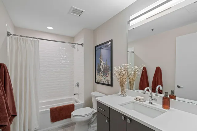 $4,295 | 1240 South 2nd Street, Unit 924, Minneapolis, MN 55415