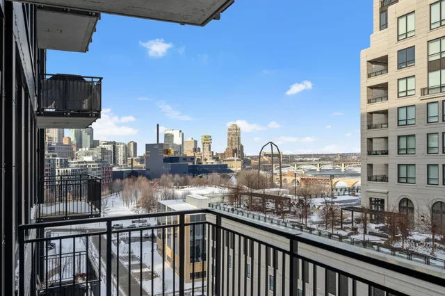 $4,295 | 1240 South 2nd Street, Unit 924, Minneapolis, MN 55415