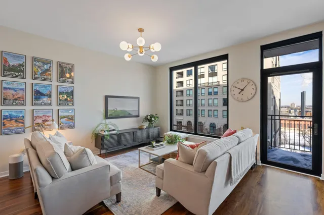 $4,295 | 1240 South 2nd Street, Unit 924, Minneapolis, MN 55415