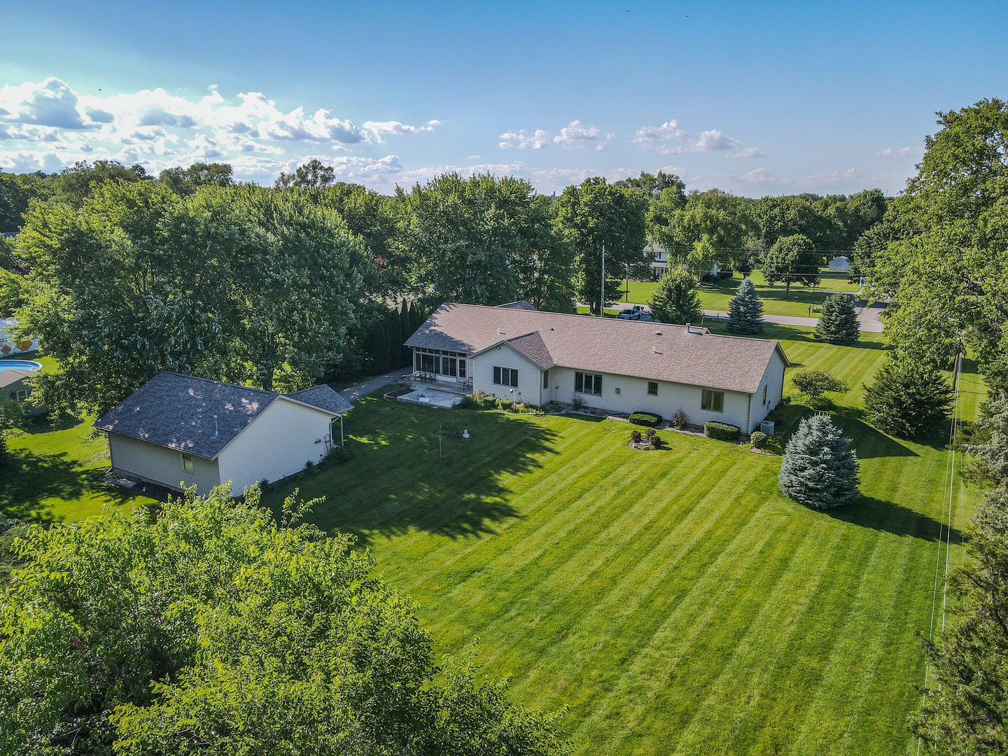415 East Southmor Road Morris, IL 60450 - Photo 9 of 60