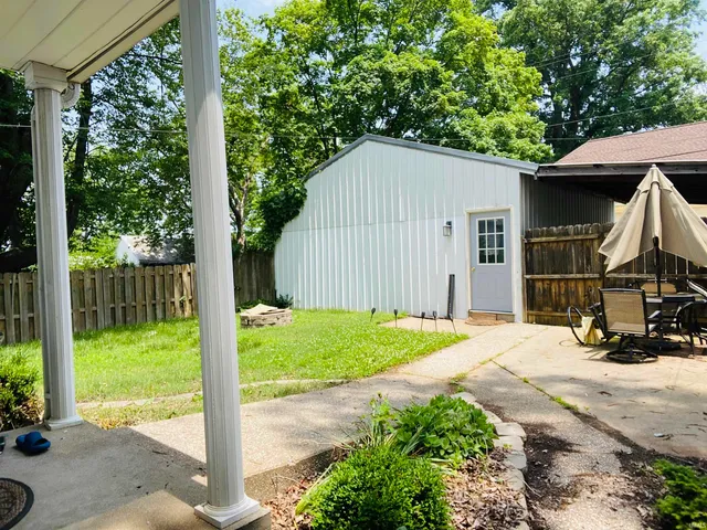$199,900 | 706 11th Street, Tell City, IN 47586