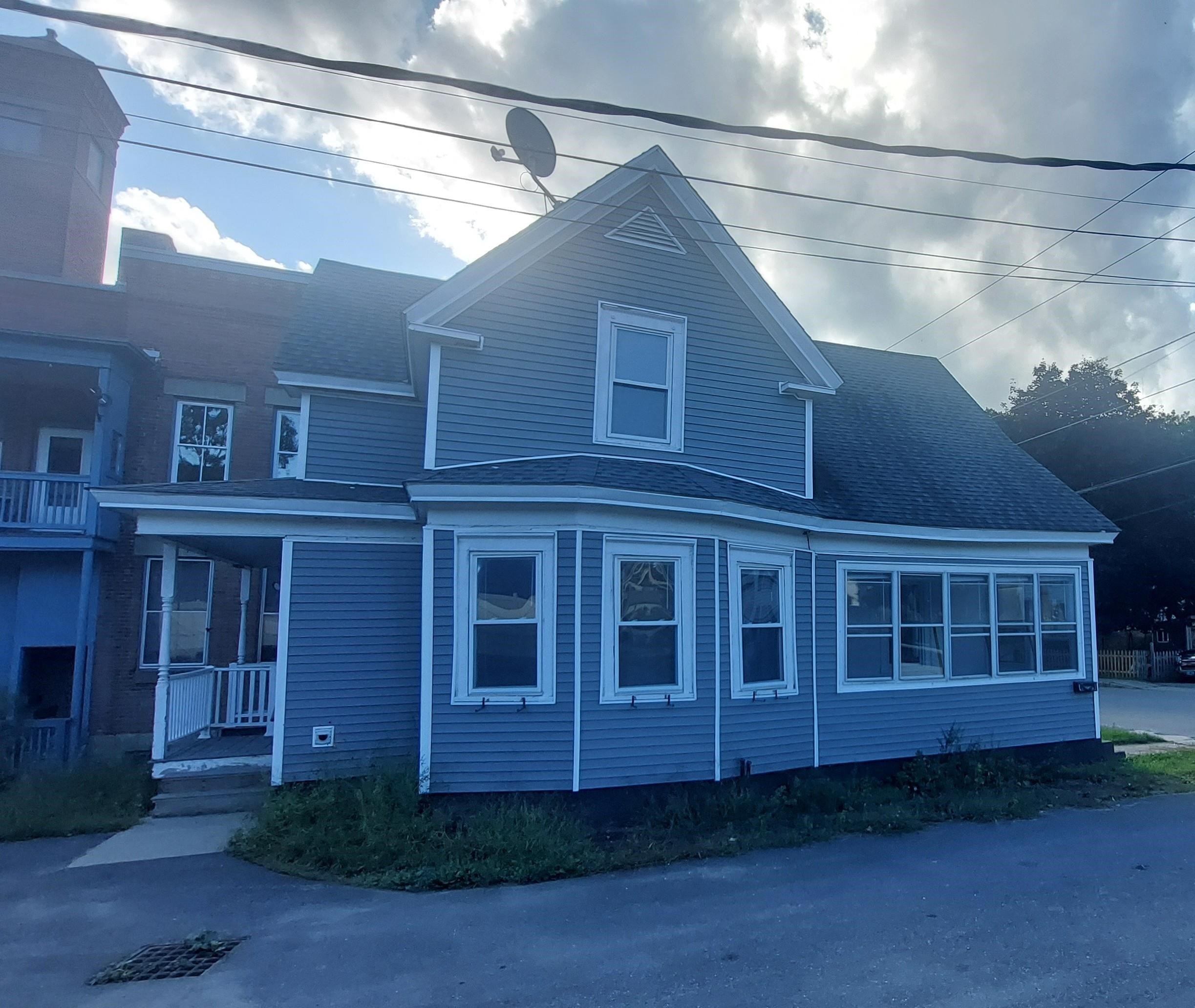 16 Oak Street Rockingham, VT 05101 - Photo 1 of 11 Gallery Image 1