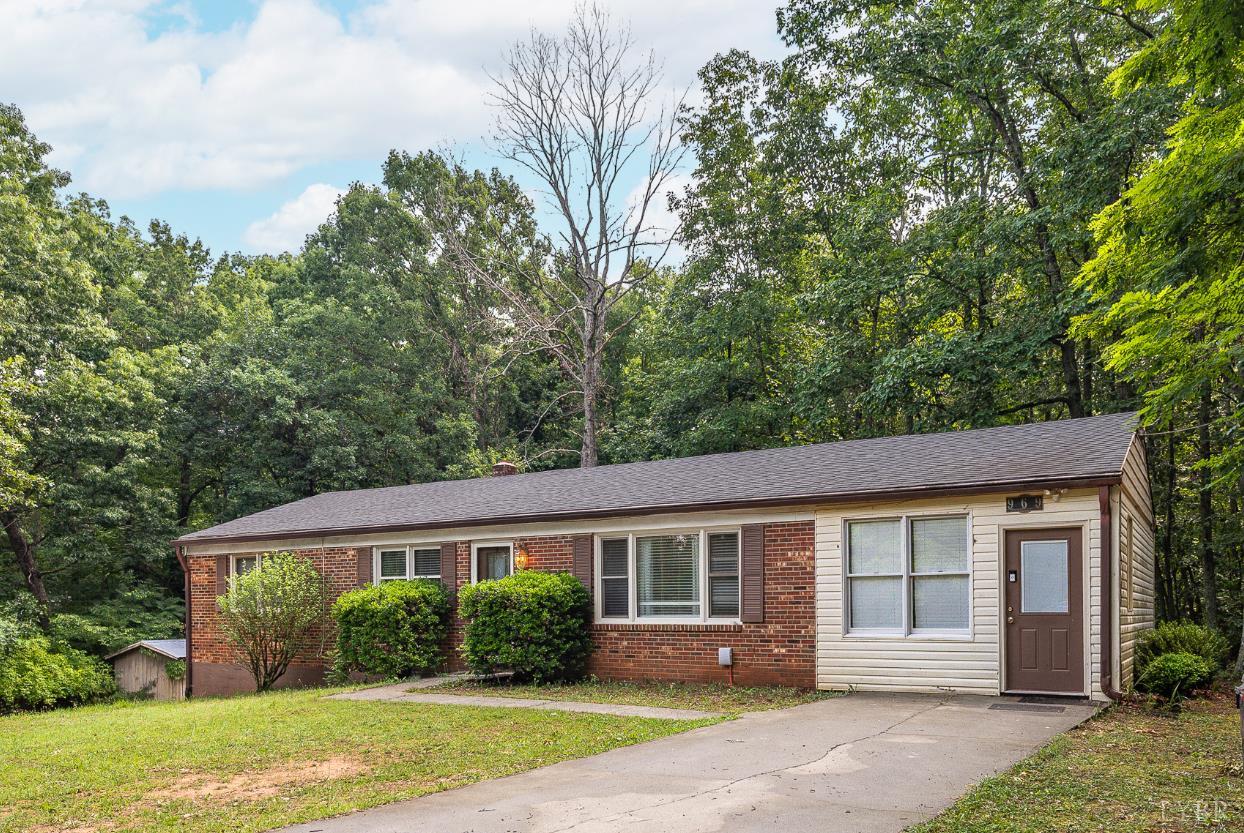 969 Hawkins Road Evington, VA 24550 - Photo 6 of 40 Door to the Sunporch on the right