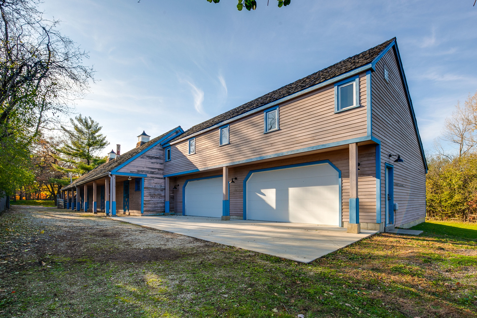 855 South Ridge Road Lake Forest, IL 60045 - Photo 4 of 22 a front view of a house with garden