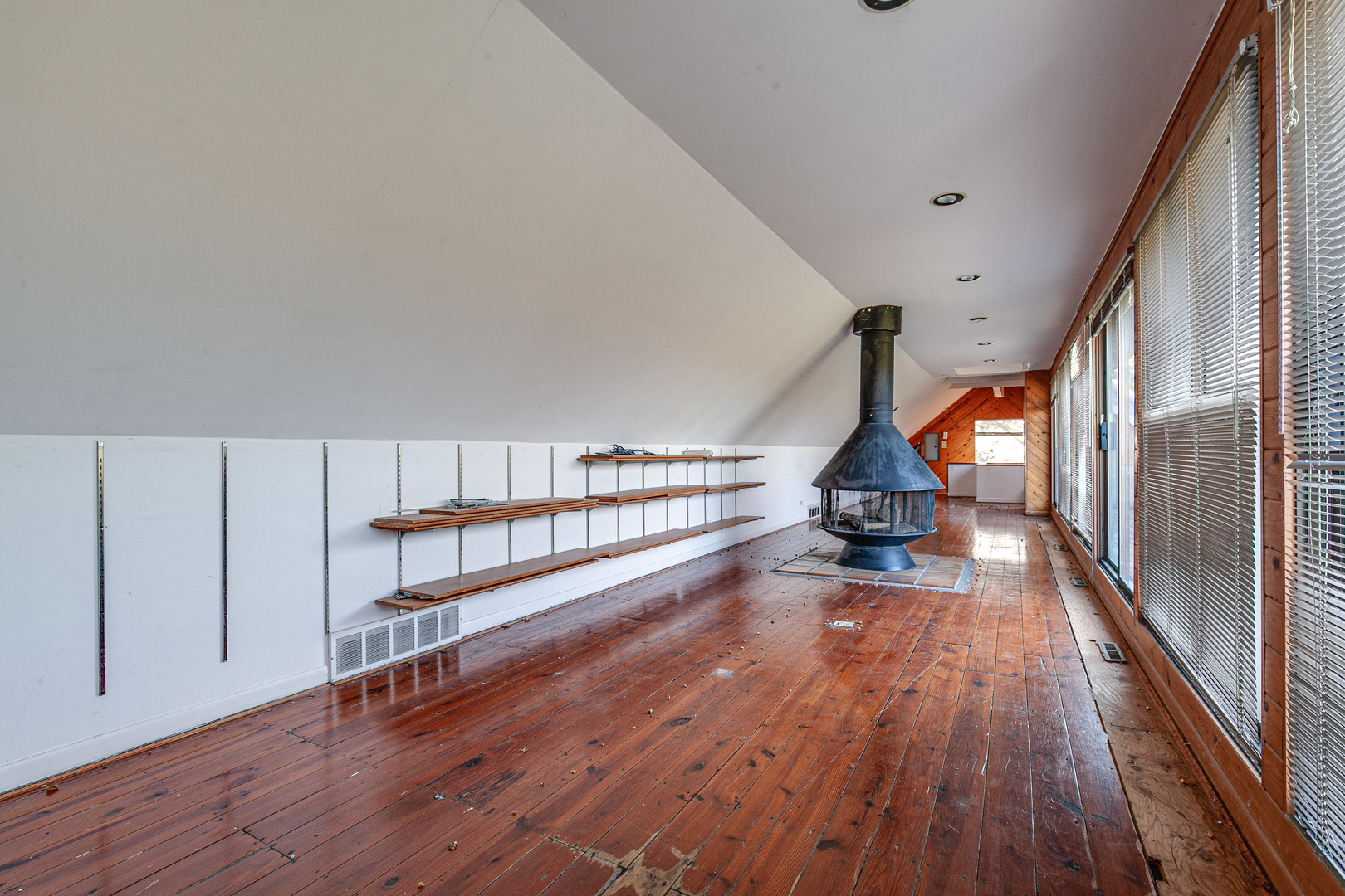 855 South Ridge Road Lake Forest, IL 60045 - Photo 9 of 22 a view of entryway with wooden floor