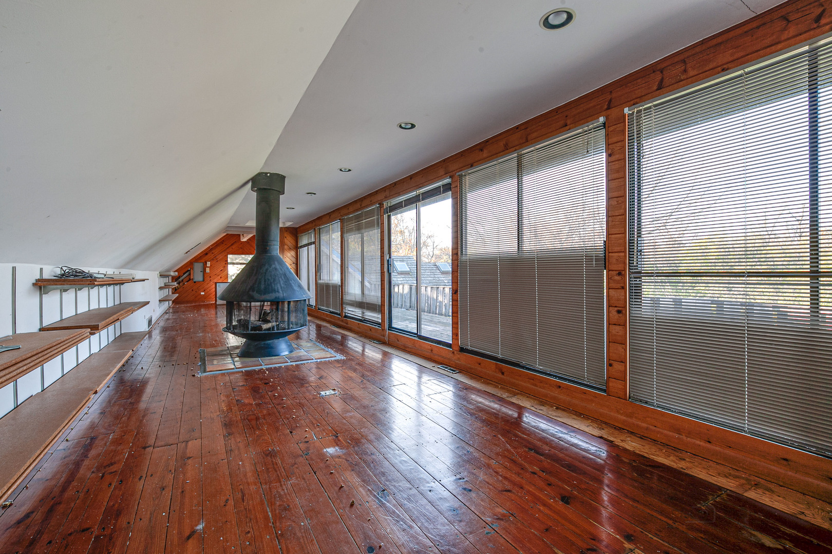 855 South Ridge Road Lake Forest, IL 60045 - Photo 10 of 22 a view of hallway with wooden floor