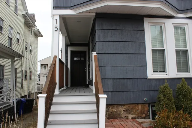 a view of entryway with a front door