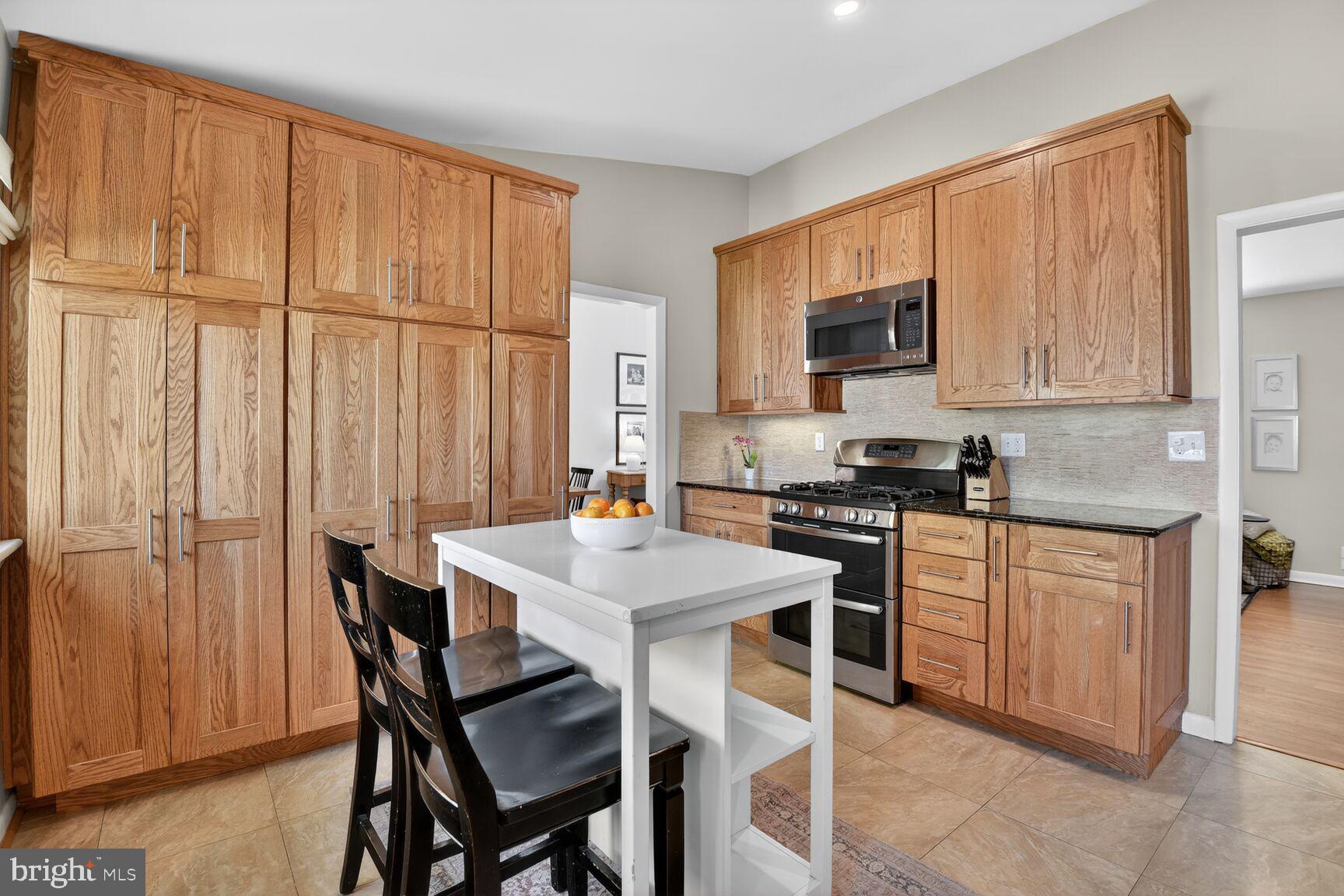 9900 Fernwood Road Bethesda, MD 20817 - Photo 11 of 39 great storage