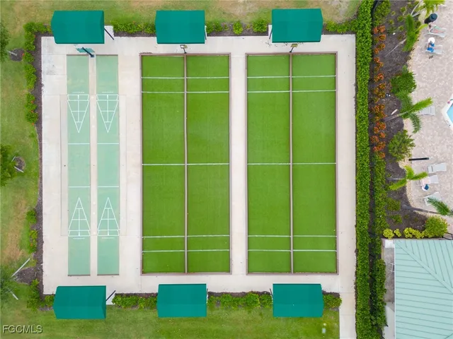 a view of an outdoor space