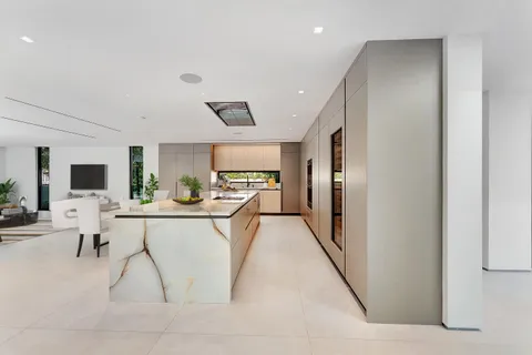 $8,274,950 | 2130 South Miami Avenue, Miami, FL 33129