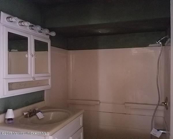 656 Carroll Fox Road Brick, NJ 08724 - Photo 10 of 22 20170329_154608