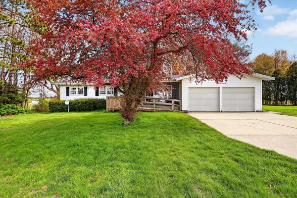 $224,900 | 4648 North Neff Road, Edmore, MI 48829