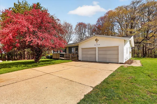 $224,900 | 4648 North Neff Road, Edmore, MI 48829