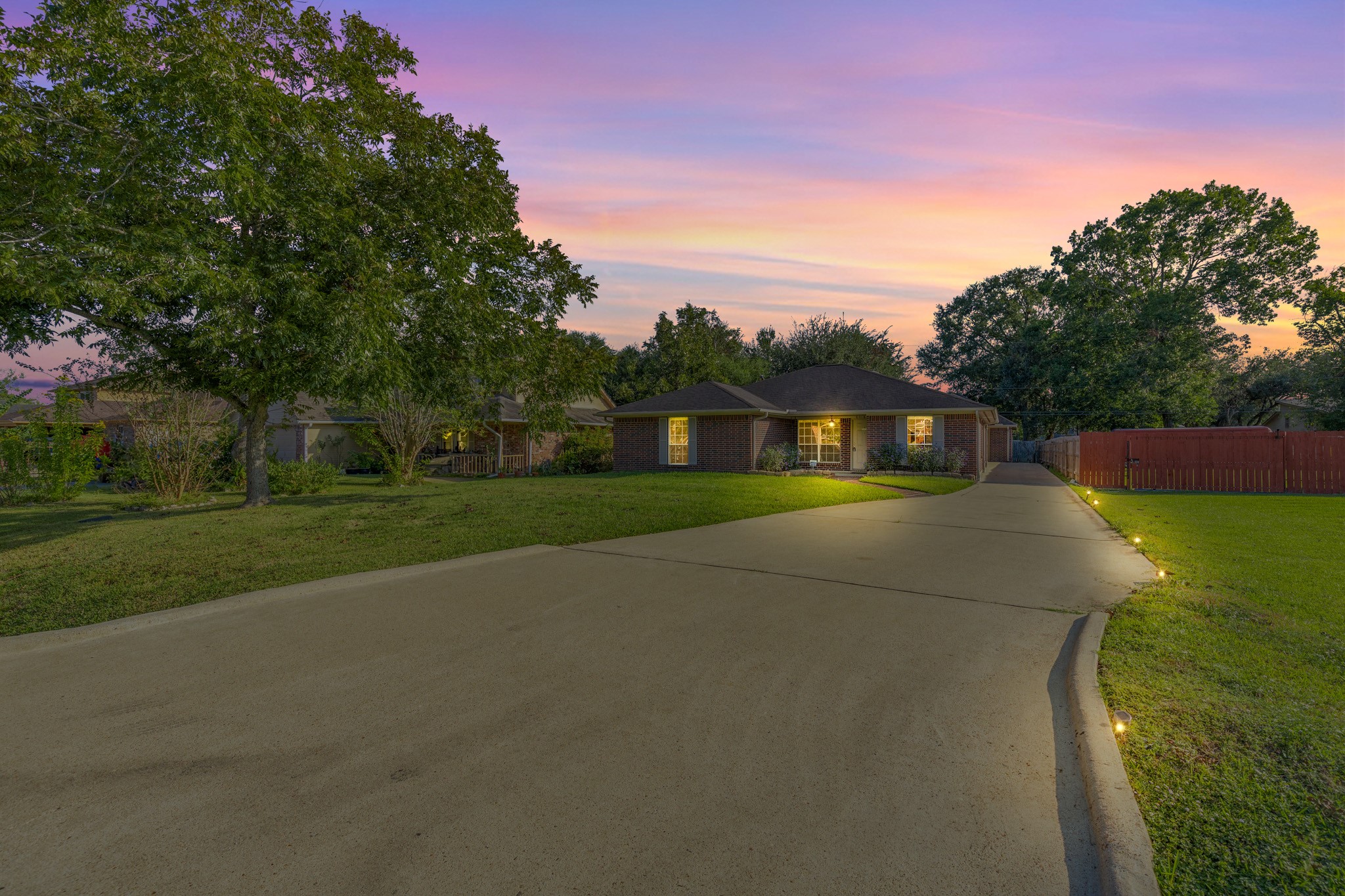 8018 Holiday Lane Houston, TX 77075 - Photo 1 of 42