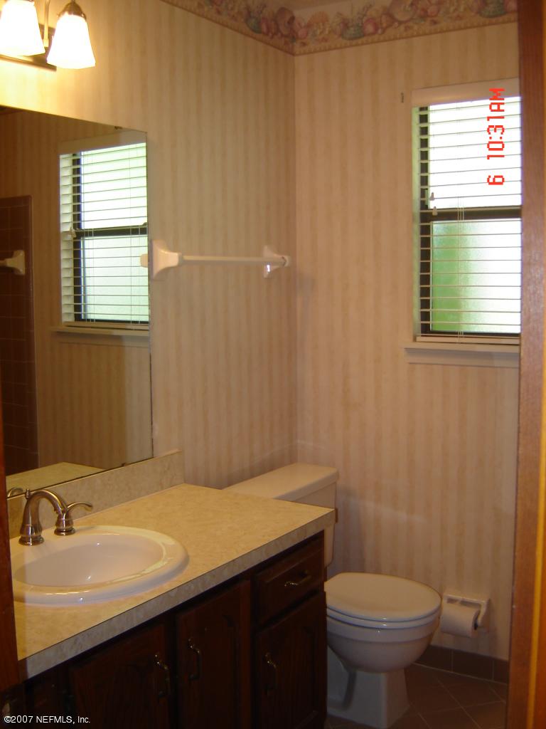 14326 Sandy Hook Road Jacksonville, FL 32224 - Photo 19 of 22 Hall Bathroom