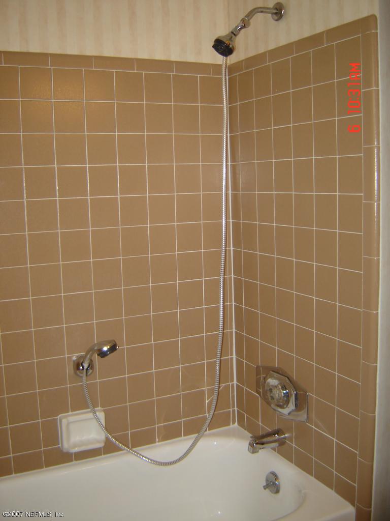 14326 Sandy Hook Road Jacksonville, FL 32224 - Photo 20 of 22 Hall Bathroom