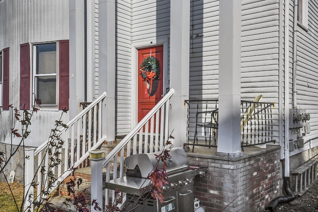 23 King Philip Road Worcester, MA 01606 - Photo 2 of 42