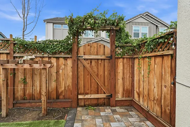 $899,999 | 1372 Melville Lane, Tracy, CA 95391